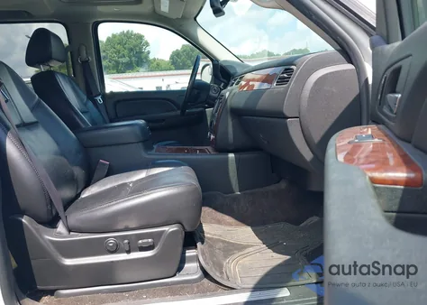 2007 Chevrolet Tahoe Ltz z USA, uszkodzony, nr VIN 1GNFC13047J377557